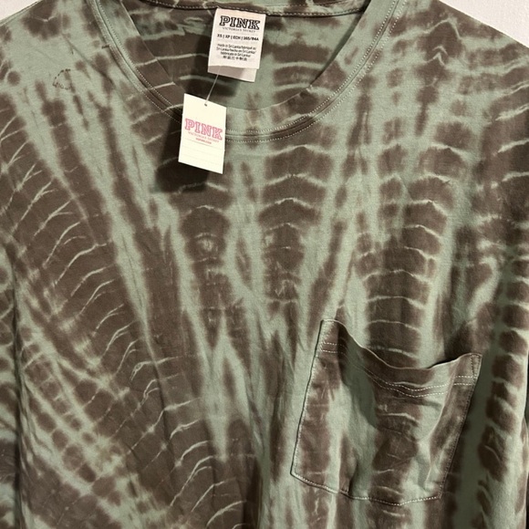 VS Pink tee - Picture 2 of 4